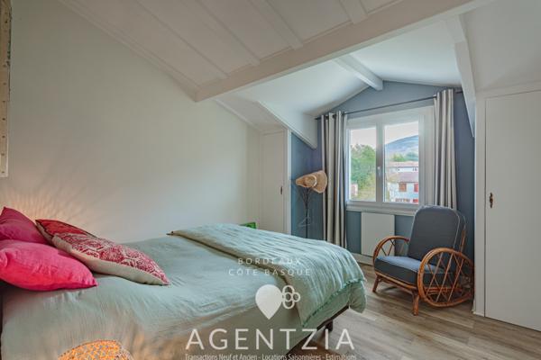 Ascain (64310) ASCAIN Maison rénovée avec piscine chauffée en pierre de Bali & pool house – À 15 min à vélo des plages de Sai