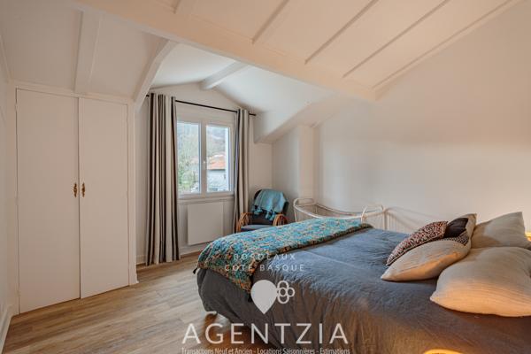 Ascain (64310) ASCAIN Maison rénovée avec piscine chauffée en pierre de Bali & pool house – À 15 min à vélo des plages de Sai