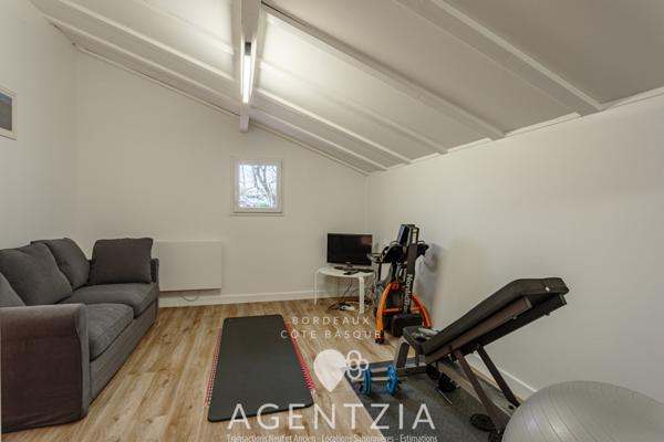 Ascain (64310) ASCAIN Maison rénovée avec piscine chauffée en pierre de Bali & pool house – À 15 min à vélo des plages de Sai