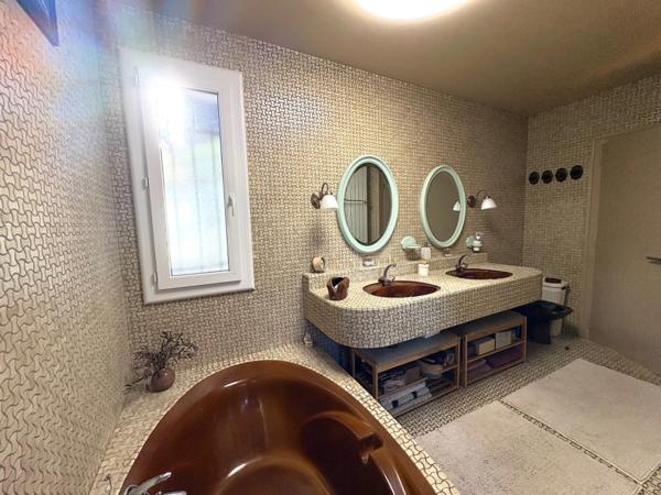 MAISON 5 PIECES 204M2 EXCELLENTES PRESTATIONS AIRE-SUR-L'ADOUR