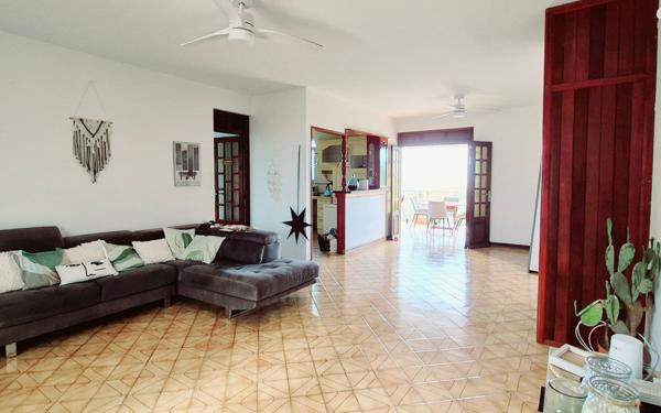 Appartement à louer    4 pièces •  Pointe-Noire