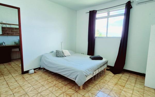 Appartement à louer    4 pièces •  Pointe-Noire