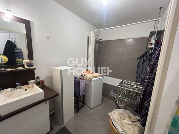 A VENDRE Appartement T2 - 49 M² - 1 chambre - Balcon - Place de parking couverte privative-