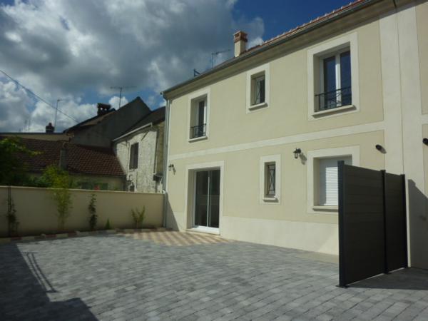 Pont-Sainte-Maxence : maison avec terrasse 4 chambres à louer