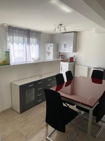 Pont-Sainte-Maxence : maison avec terrasse 4 chambres à louer