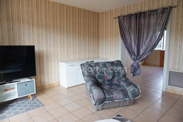 Appartement à vendre 3 pièces + grande cave à NAVENNE (70)