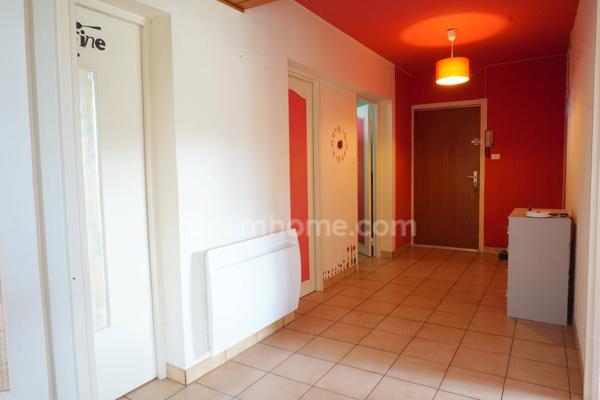 Appartement à vendre 3 pièces + grande cave à NAVENNE (70)