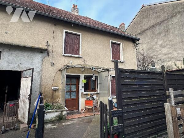 Une maison à usage d’habitation sur la commune de VENERE (70100).