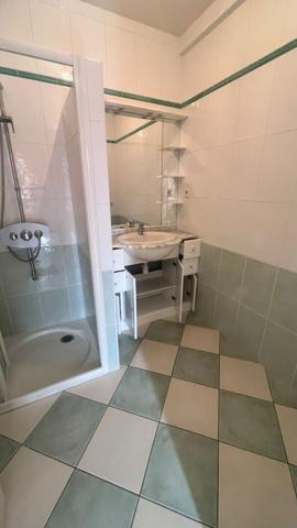 Maison de plain-pied avec jardin