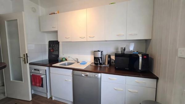QUIMPER (29) — À VENDRE - Appartement T2 de 49 m² Au 3e étage avec ascenseur - Balcon - Cave.