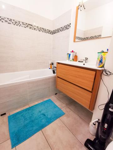 A LOUER T2 42m² + BALCON + PARKING + CAVE - CERGY LE HAUT