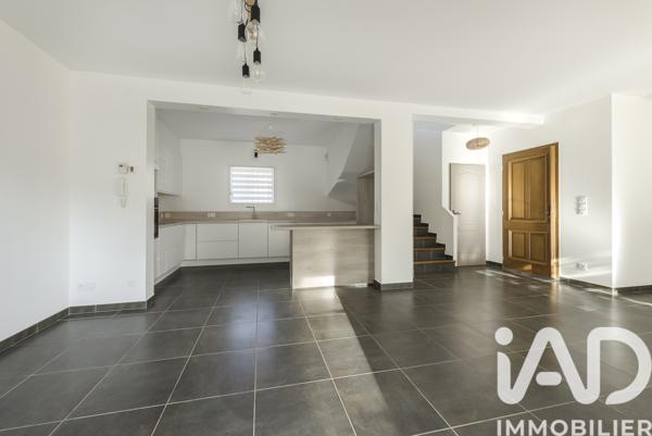 Maison à vendre 5 pièces 112 m² Éguilles