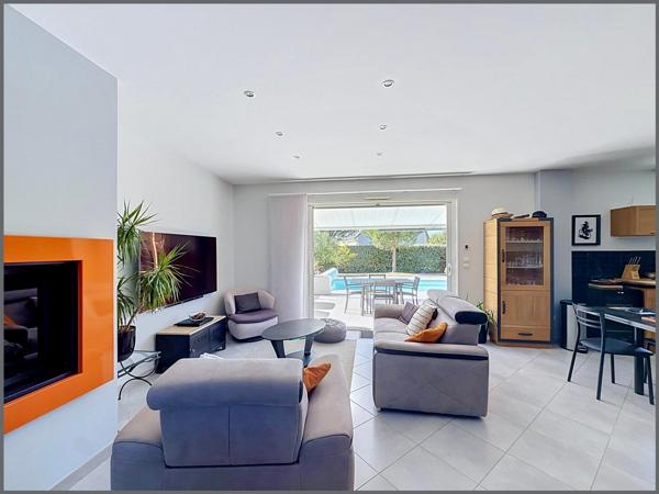 Maison avec des prestations haut de gamme, double garage, 4 chambres