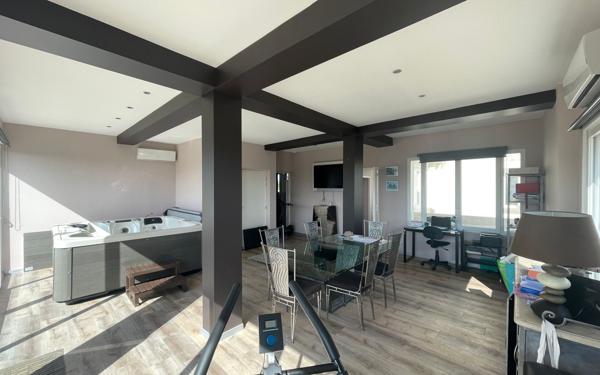 Appartement à vendre    3 pièces • 166 m2    Saintes