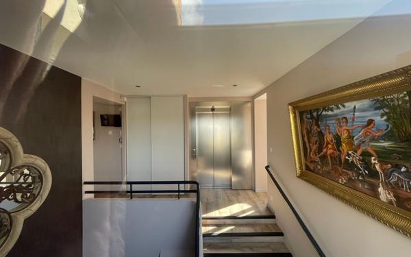 Appartement à vendre    3 pièces • 166 m2    Saintes