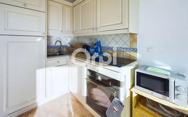 Appartement à louer    3 pièces • 44,05 m2 Mandelieu-la-Napoule