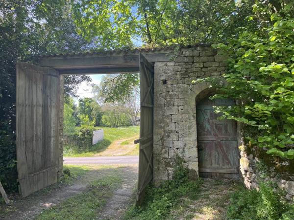 Maison à vendre |  Aigonnay |  2 pièces | 84 m²