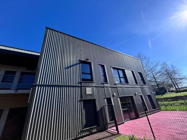 BOURG EN BRESSE - SECTEUR NORELAN - LECLERC - BUREAUX PRETS À L'EMPLOI À LOUER