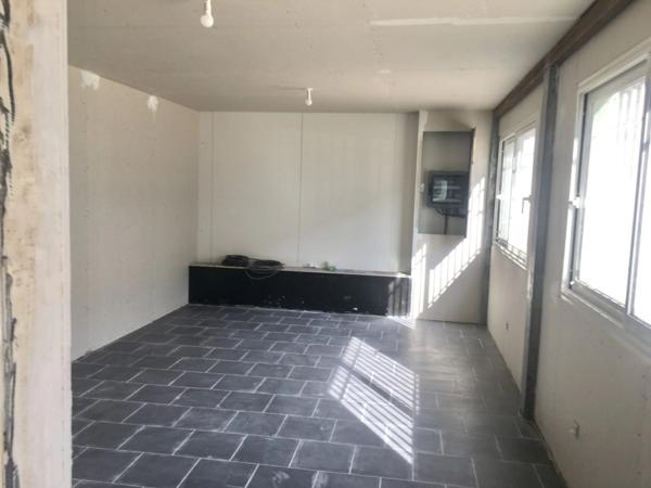 Entrepôt/bureau à louer GEMENOS (13)