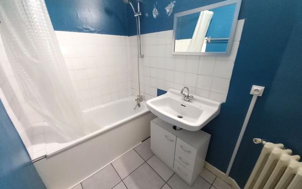 Immeuble à vendre    8 pièces •  Montceau-les-Mines