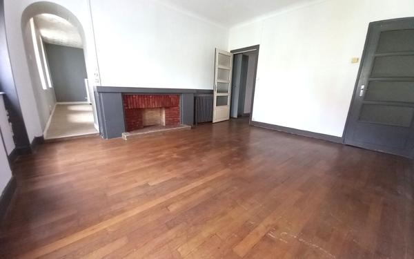 Immeuble à vendre    8 pièces •  Montceau-les-Mines