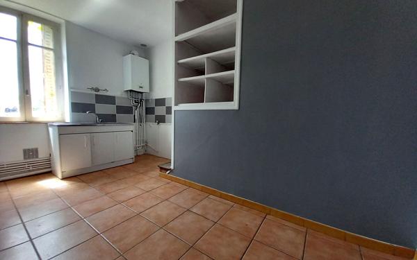 Immeuble à vendre    8 pièces •  Montceau-les-Mines