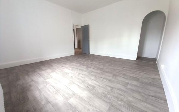 Immeuble à vendre    8 pièces •  Montceau-les-Mines