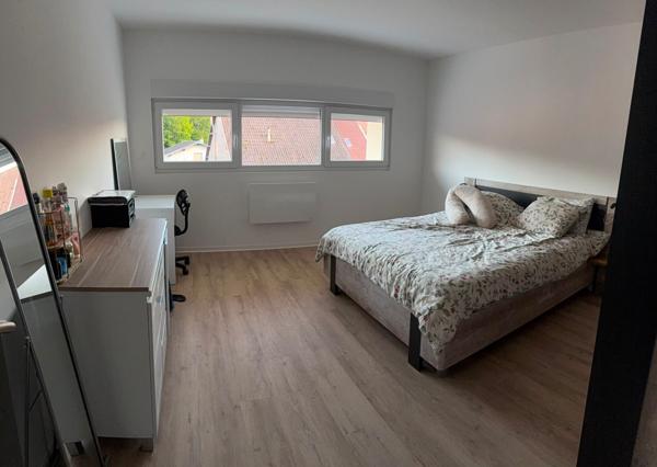 Botans – Superbe appartement F4 entièrement rénové de 95 m² avec cave et place de parking