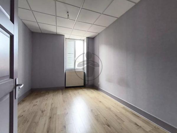 Location                                                      Appartement
                        
                     4 pièces                      61 m2                     à Baume-les-Dames