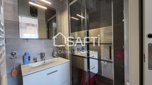 EXCLUSIVITÉ PROCHE CENTRE VILLE D'OLLIOULES - T4 de 90 m2 + Terrasse + Parking couvert sécurisé