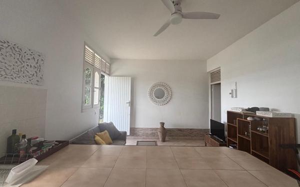 Appartement à louer    2 pièces •  Saint-François