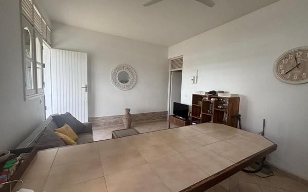 Appartement à louer    2 pièces •  Saint-François