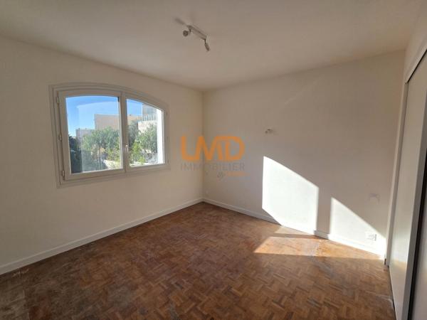 Appartement T3/4 avec terrasse et garage