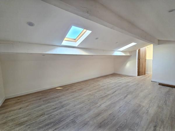 Appartement T3/4 avec terrasse et garage