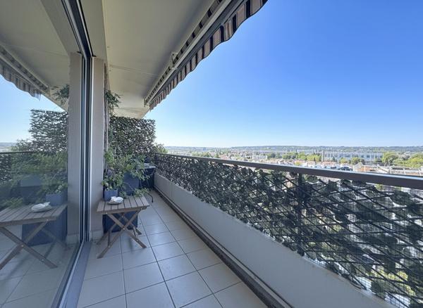FRESNES CENTRE  Spacieux 5 pièces de 97 m² avec balcons, parking et cave