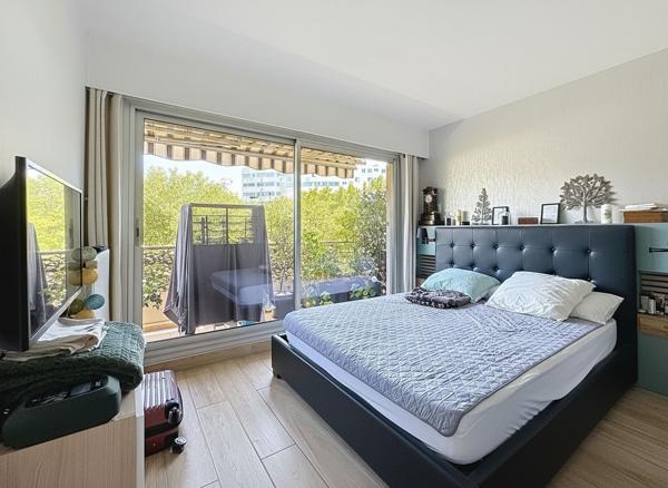 FRESNES CENTRE  Spacieux 5 pièces de 97 m² avec balcons, parking et cave