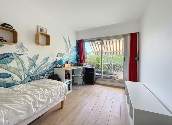 FRESNES CENTRE  Spacieux 5 pièces de 97 m² avec balcons, parking et cave
