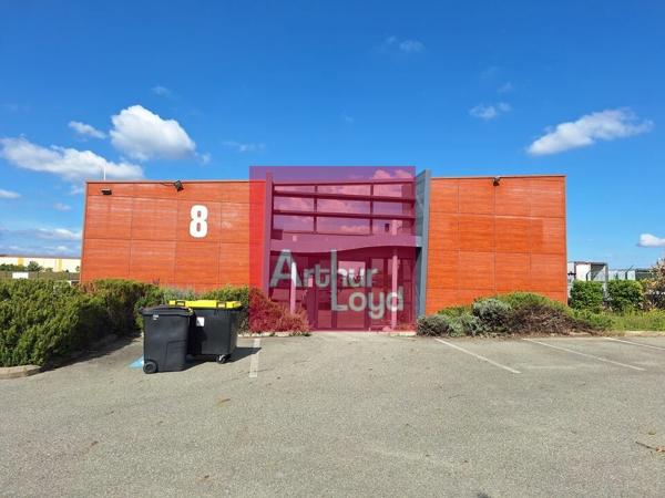 GERZAT PARC LOGISTIQUE A LOUER BUREAUX 348 M² - BATIMENT INDÉPENDANT - 10 PLACES DE PARKING