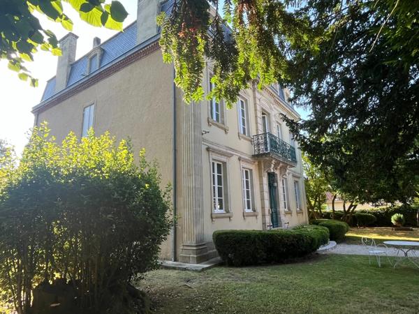 Marciac (32) ELEGANTE MAISON DE MAITRE, sans travaux, avec maison d'artistes ou gîte, parc séculaire clos de murs