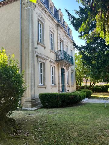 Marciac (32) ELEGANTE MAISON DE MAITRE, sans travaux, avec maison d'artistes ou gîte, parc séculaire clos de murs
