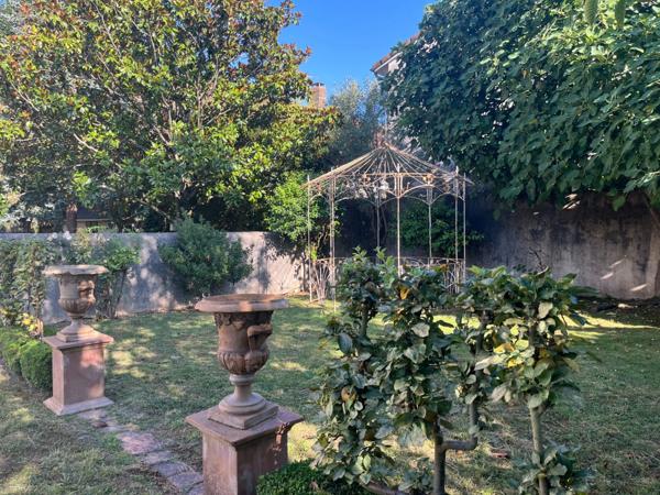 Marciac (32) ELEGANTE MAISON DE MAITRE, sans travaux, avec maison d'artistes ou gîte, parc séculaire clos de murs