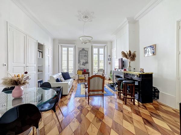 À VENDRE – HYPER-CENTRE – T4 DE 139 M² – HÔTEL DE LA CITÉ