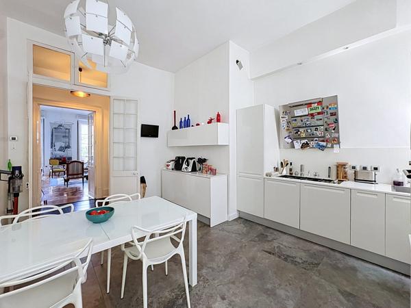 À VENDRE – HYPER-CENTRE – T4 DE 139 M² – HÔTEL DE LA CITÉ