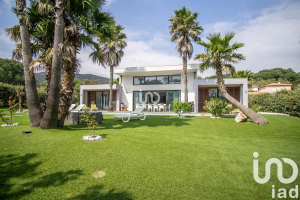 Maison à vendre 5 pièces 213 m² Le Plan-de-la-Tour