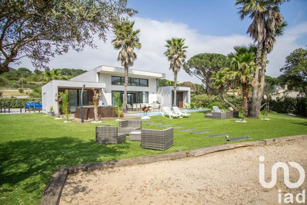 Maison à vendre 5 pièces 213 m² Le Plan-de-la-Tour