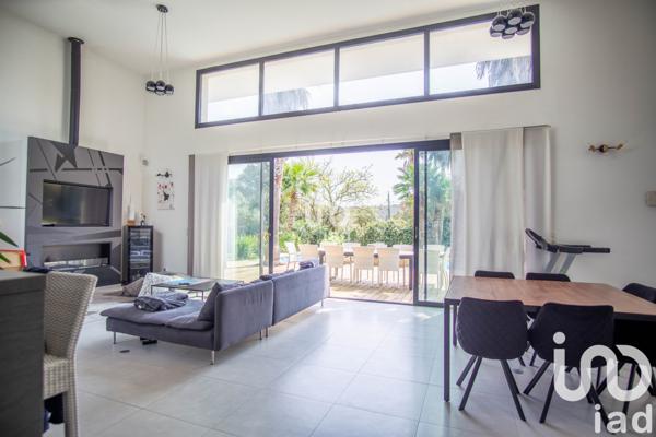 Maison à vendre 5 pièces 213 m² Le Plan-de-la-Tour