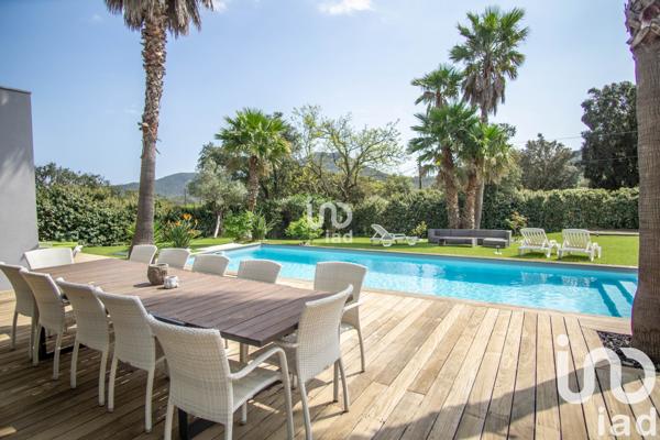 Maison à vendre 5 pièces 213 m² Le Plan-de-la-Tour