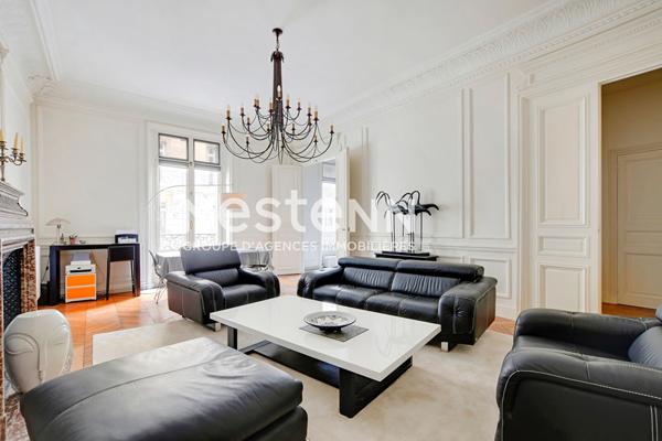 EXCLUSIVITÉ - Parc Monceau - Appartement 4 pièces de 133.18 m2 - Ascenseur - Cave - Gardien - Immeuble de Grand Standing