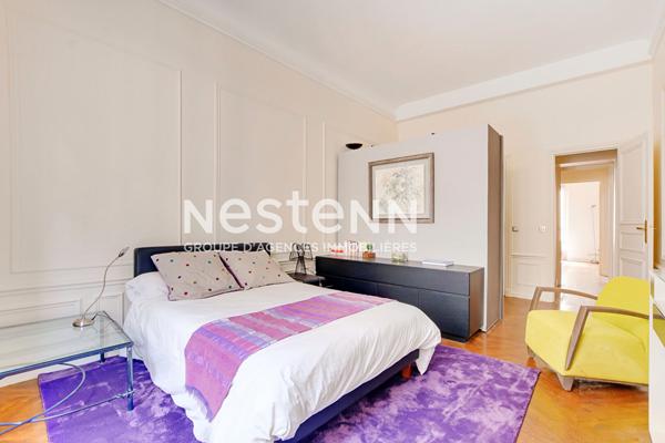 EXCLUSIVITÉ - Parc Monceau - Appartement 4 pièces de 133.18 m2 - Ascenseur - Cave - Gardien - Immeuble de Grand Standing