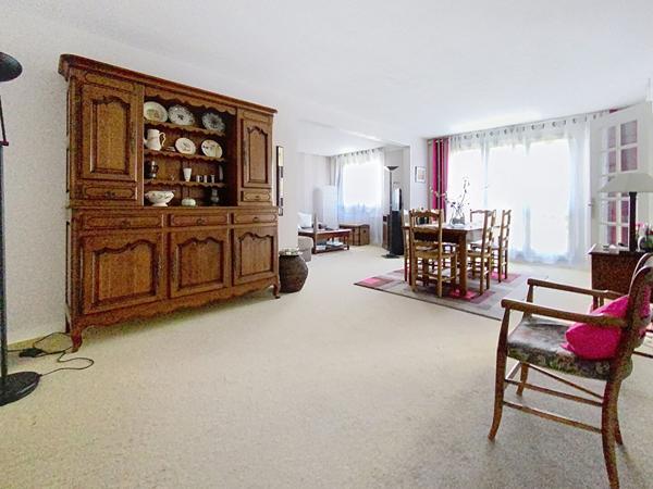 Appartement Angers sud de 5 pièces de 104 m2 avec balcon et garage